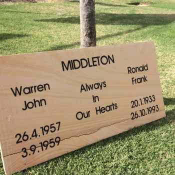 Plaque-for-Grave